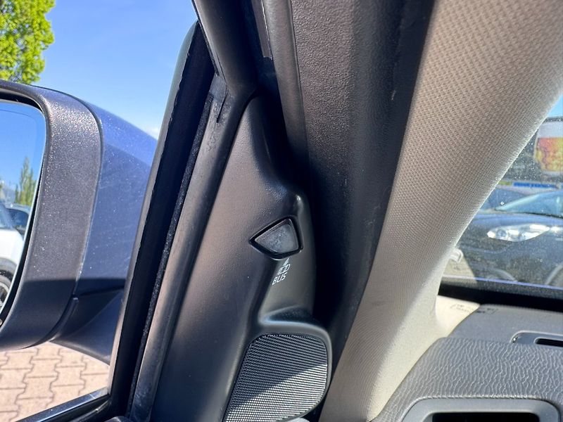 Volvo XC60 (2015) 4X4 2,4 D5 158 KW SUMMUM ČR - fotka 32 z 50