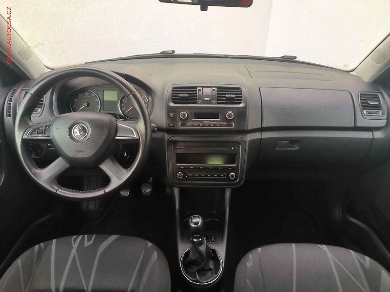 Škoda Fabia (2013) 1.2 TSi, Fresh, AC, park - fotka 8 z 17