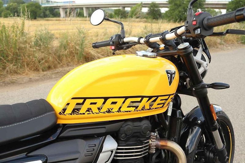 Se Speedem uhodil Triumph hřebíček na hlavičku a Tracker půjde bez pochyby v jeho stopách.