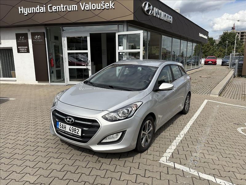 Hyundai i30 1,6 CRDi MT  kombi Weekend - fotografie inzerátu