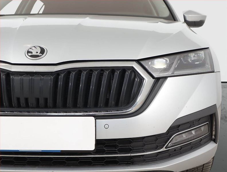 Škoda Octavia (2022) Style 2.0 TDI, Automat, ČR - fotka 16 z 24