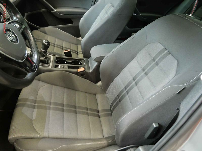 Volkswagen Golf (2014) 1.2TSi, servis.kniha - fotka 9 z 23