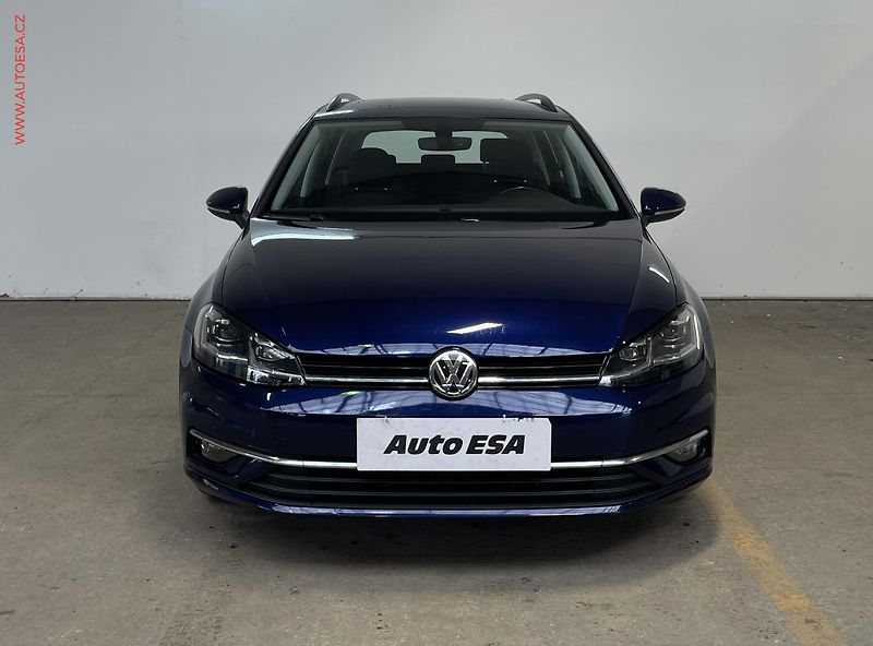 Volkswagen Golf (2019) 1.5TSi, DSG, LED, navi - fotka 2 z 17