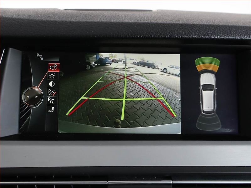 BMW Řada 5 (2013) 530d xDrive, 4X4, Automat - fotka 25 z 27