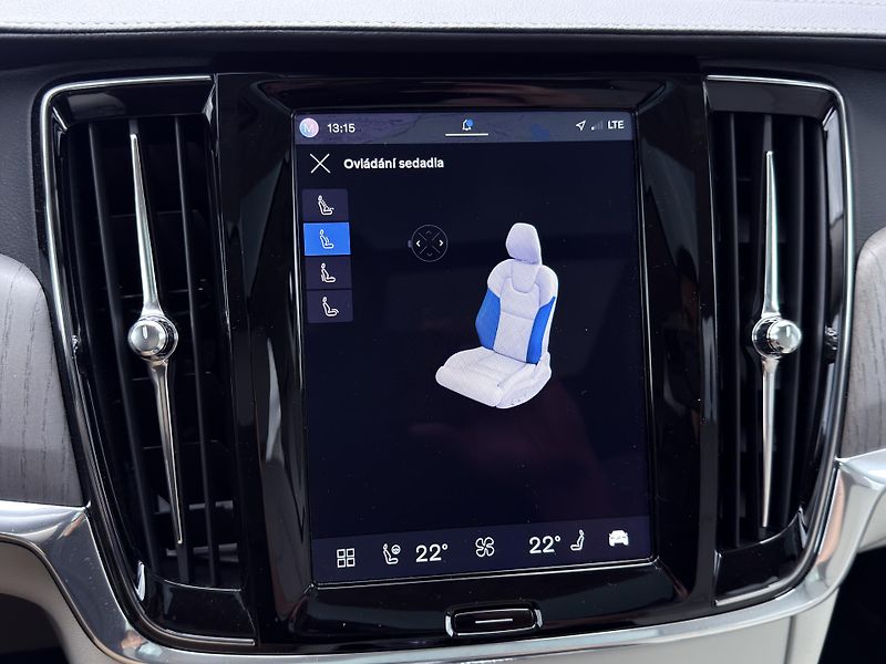 Volvo V90 T8 AWD ULTRA *VZDUCH* + kola - fotka 30 z 60