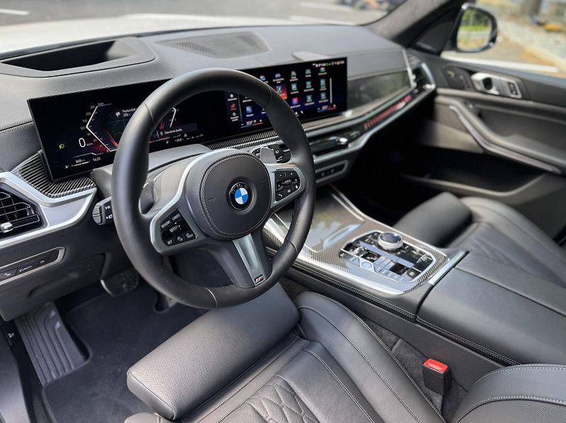 BMW X7 40d xDrive Msport PRO | max  - fotka 15 z 38