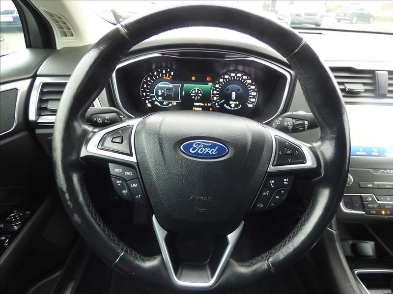 Ford Mondeo 2,0 EcoBlue,140kW,Navi,Keyless - fotka 34 z 58