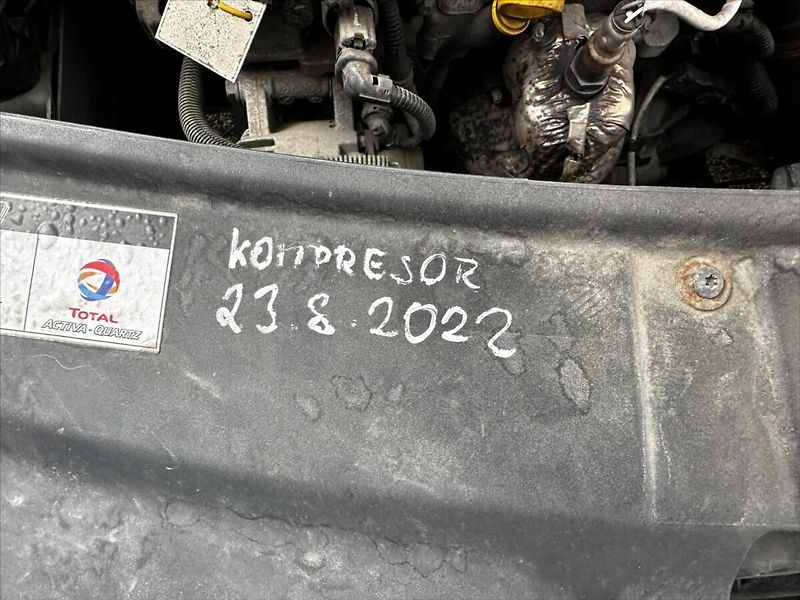 Peugeot 2008 1,2 i 60kW PureTech, ČR,1.maj - fotka 34 z 35