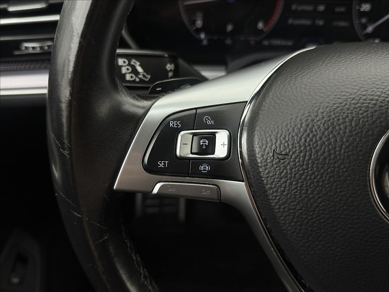 Volkswagen Touareg 3,0 R-LINE VZDUCH NV MATRIX ČR - fotka 10 z 48