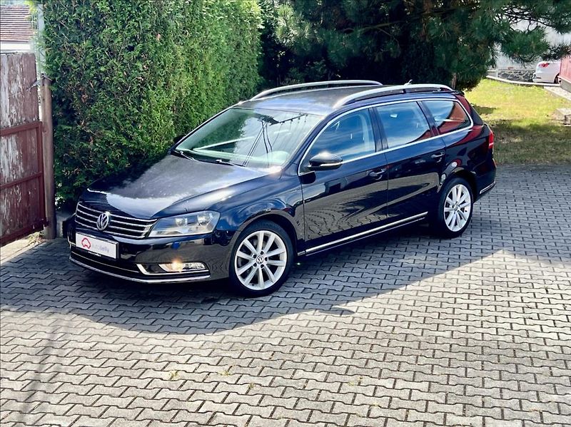 Volkswagen Passat 2,0 TDi DSG HIGHLINE / NAVI - fotka 1 z 42