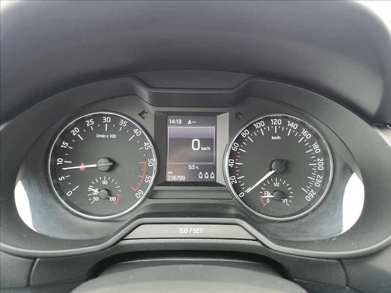 Škoda Octavia 2,0 TDi Style - fotka 13 z 18