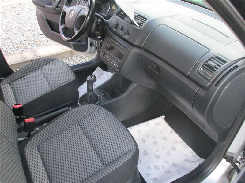 Škoda Roomster 1,2 TSI, klimatizace, - fotka 9 z 30
