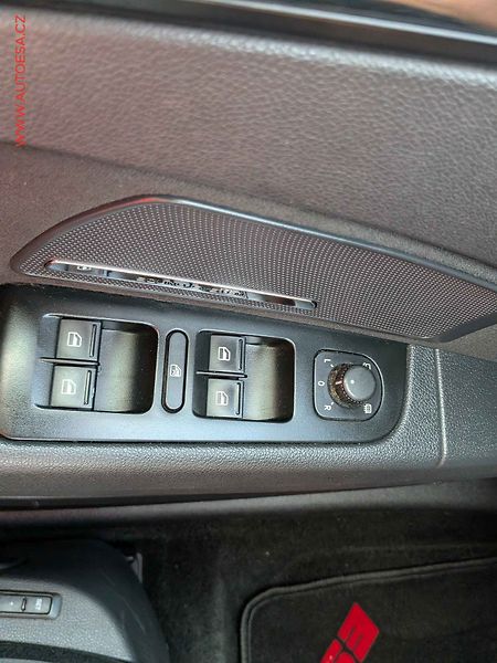 Škoda Superb (2008) 2.0TDi, ČR, Elegance, DSG - fotka 12 z 15