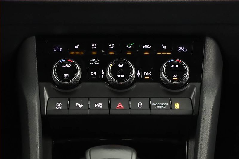 Škoda Karoq (2025) 1.5 TSI, SPORTLINE, AUTOMAT - fotka 12 z 21