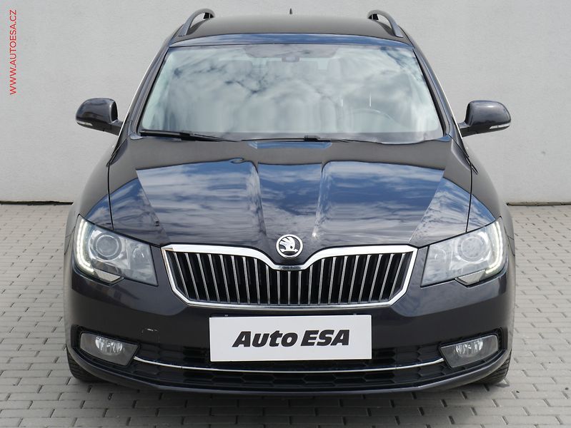 Škoda Superb (2015) 2.0 TDi, DSG, bixen - fotka 2 z 21