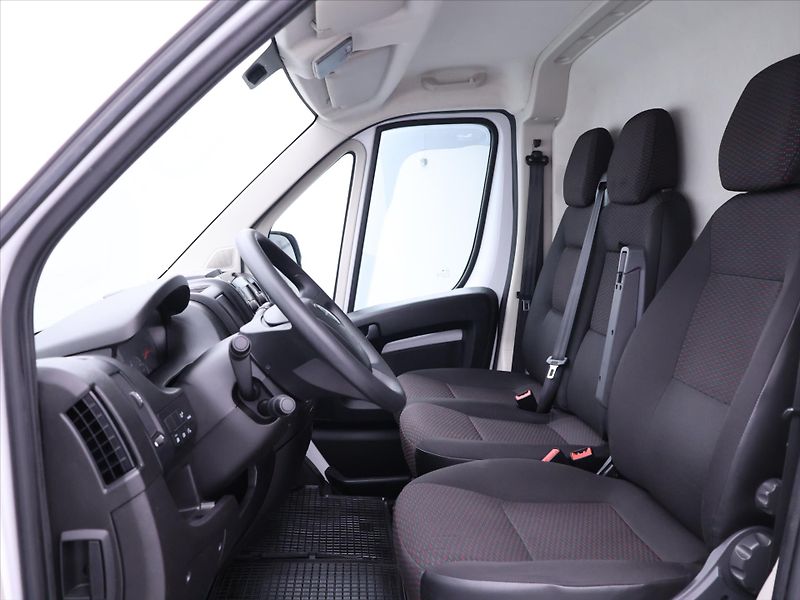 Opel Movano 2,2 CDTi  CZ Klima Tempomat DP - fotka 10 z 26