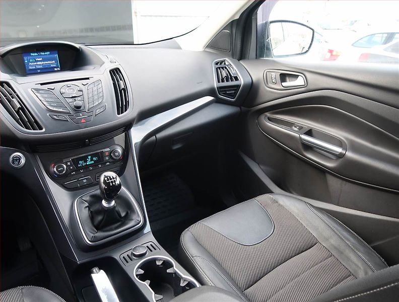 Ford Kuga (2014) 2.0 TDCi, Serv.kniha, Tempomat - fotka 8 z 18