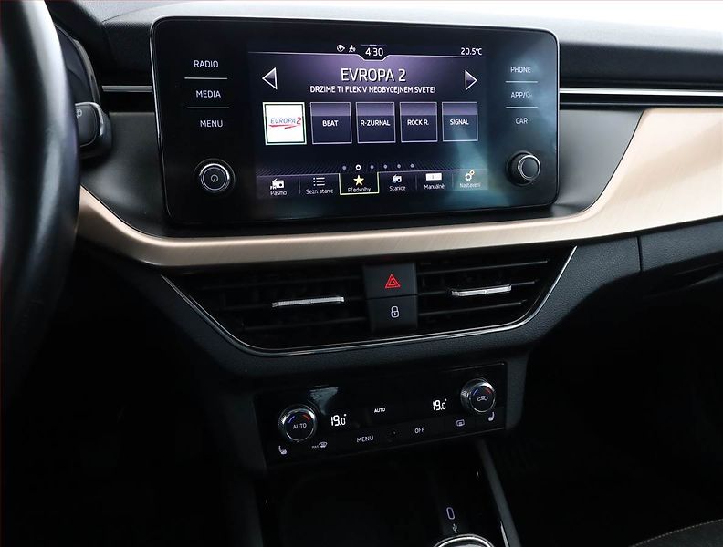 Škoda Scala (2020) Style 1.0 TSI, ČR,1.maj - fotka 9 z 17