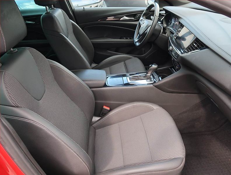 Opel Insignia (2020) 2.0 Turbo , Automat - fotka 9 z 23