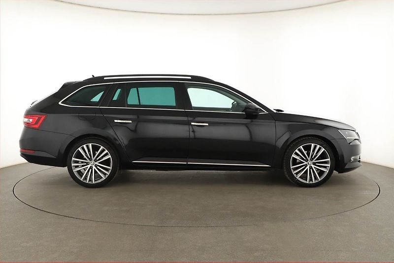 Škoda Superb (2016) Comfort 2.0 TDI, Automat, Navi - fotka 6 z 19