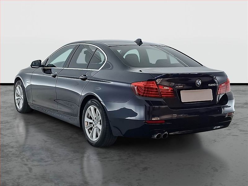 BMW Řada 5 (2015) 520d xDrive, 4X4, Automat - fotka 4 z 34