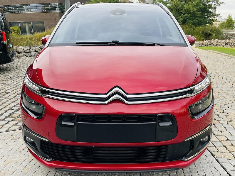 Citroën Grand C4 Picasso 2.0HDi MANUÁL TAŽNÉ SERVISKA - fotka 6 z 38