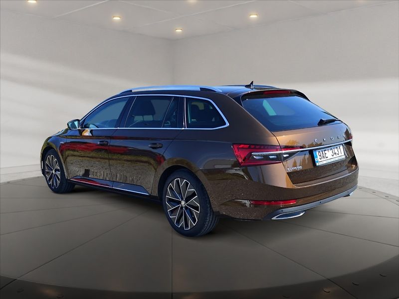 Škoda Superb 1,5 TSI Laurin&Klement DSG - fotka 4 z 11