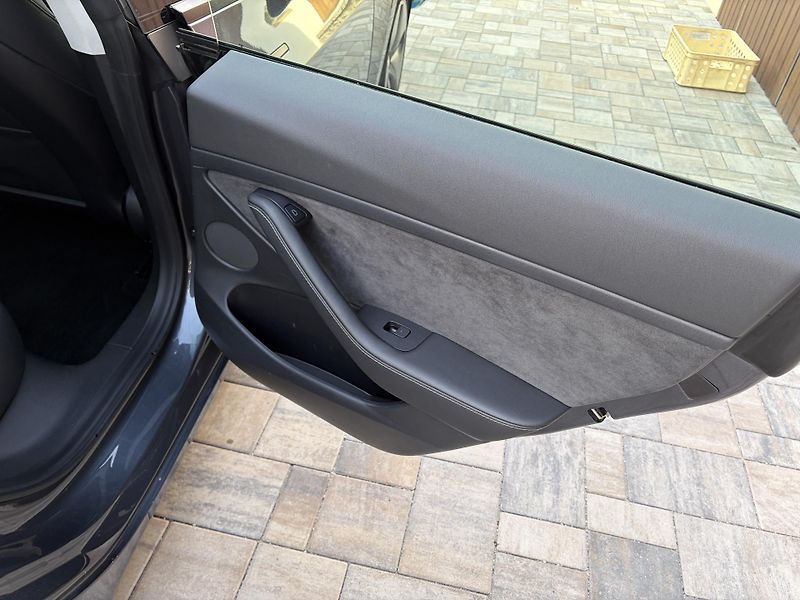 Tesla Model 3 (2022) SR+60,LFP-6L, SOH 96% - fotka 12 z 14
