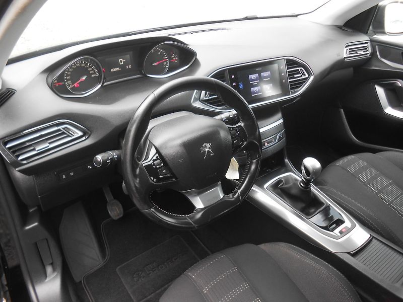 Peugeot 308 1.6HDi, KAMERA,NAVI,FULL LED! - fotka 33 z 40