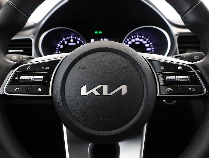 Kia Ceed (2025) 1.5 T-GDI - fotka 8 z 21