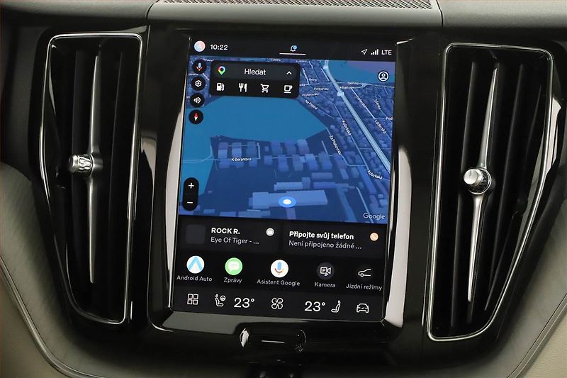 Volvo XC60 (2024) B4 AWD - fotka 16 z 19