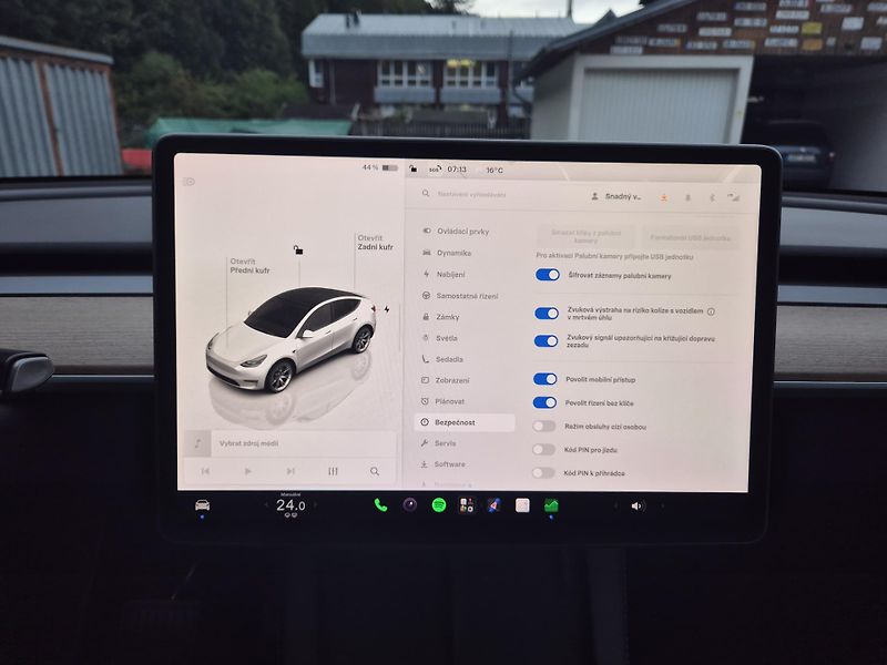 Tesla Model Y ZAMLUVENO ! TZ 92,4% - fotka 26 z 50