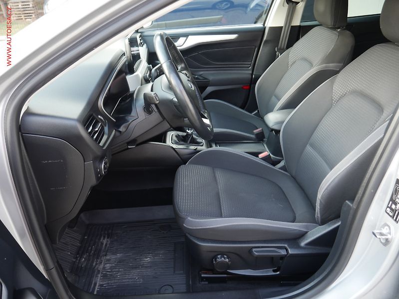 Ford Focus (2019) 1.5TDCi, ČR, LED, AC - fotka 9 z 19