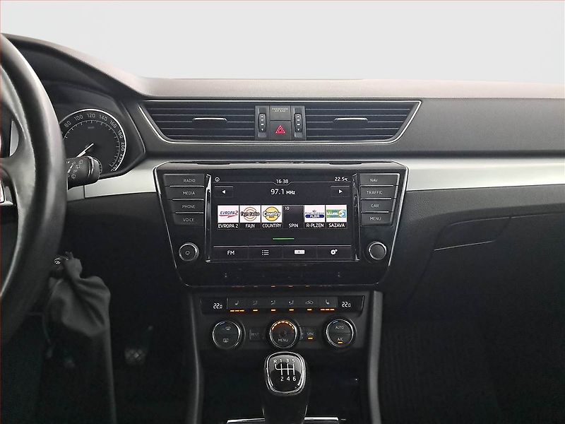 Škoda Superb (2017) 2.0 TDI, Kůže, Navi, Tempomat - fotka 12 z 19