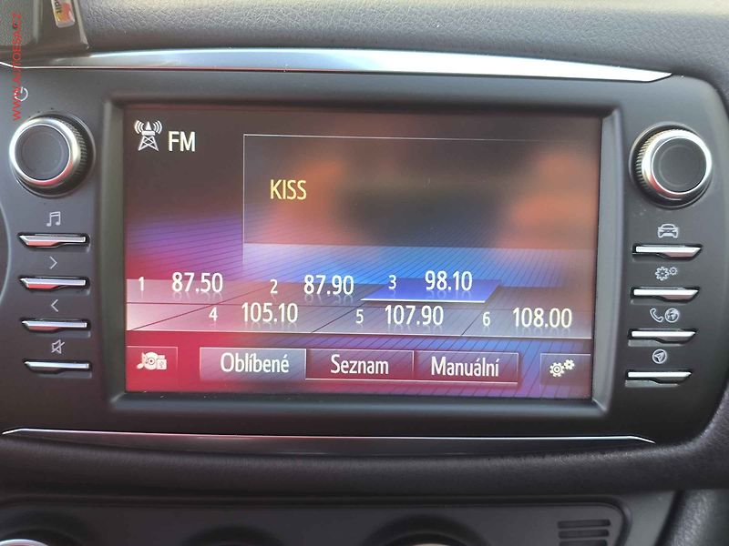 Toyota Yaris (2017) 1.5 i, 1.maj,ČR, AC, park - fotka 10 z 19