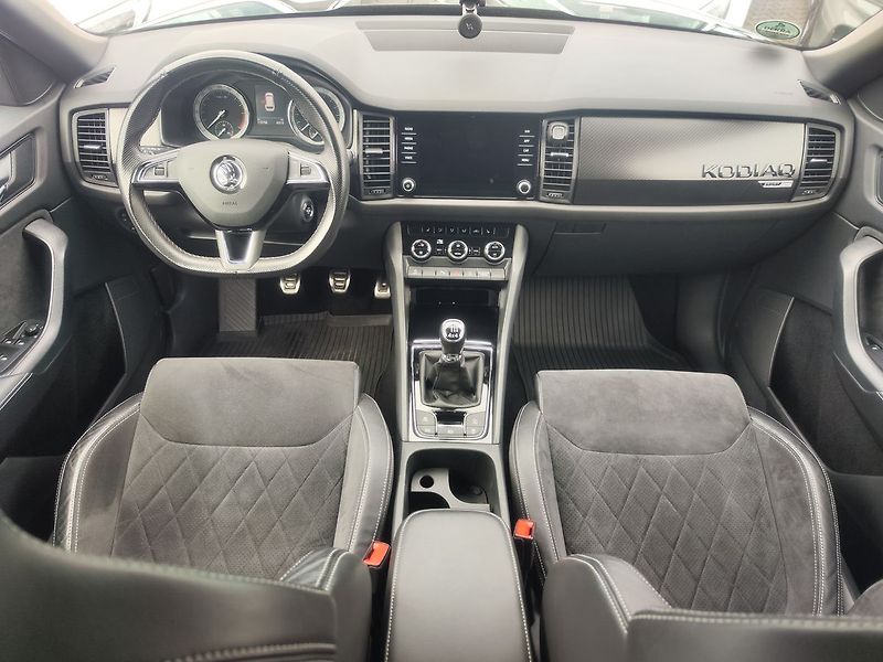 Škoda Kodiaq 2.0 TDI/110kW Sportline 4x4 - fotka 13 z 34