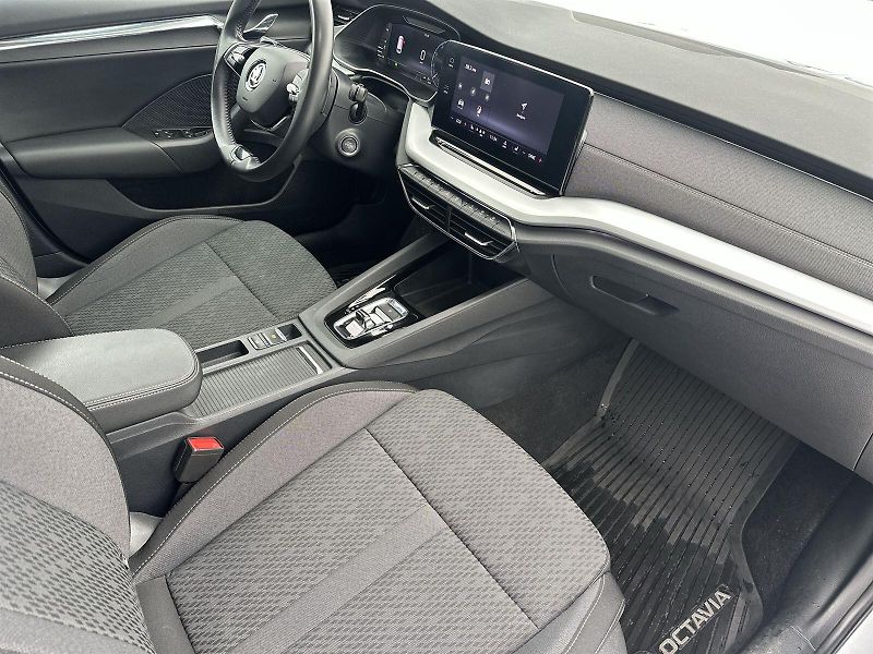 Škoda Octavia (2022) Combi 1.5 TSI M-HEV DSG Style - fotka 9 z 30