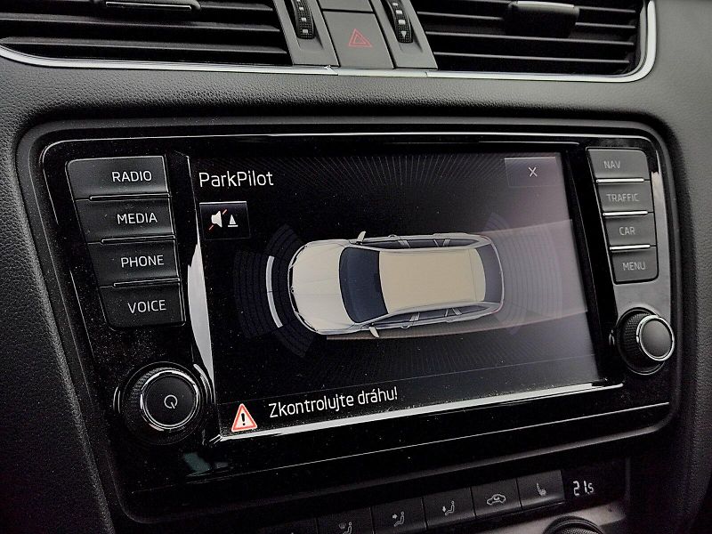 Škoda Octavia (2013) Combi Elegance plus 2,0 Tdi 11 - fotka 17 z 37