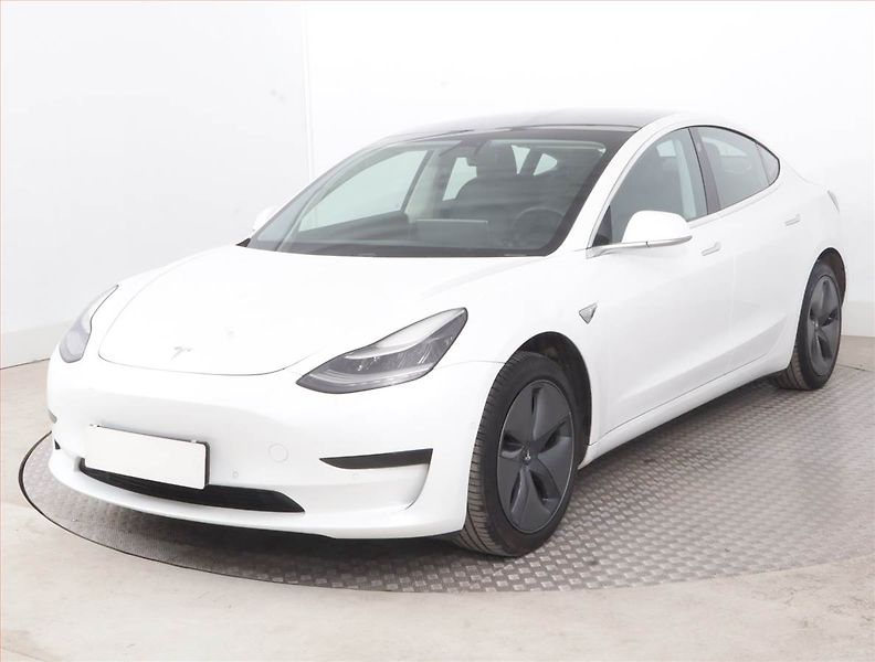 Tesla Model 3 (2019) Std Range Plus 55kWh, SoH 79% - fotka 2 z 22
