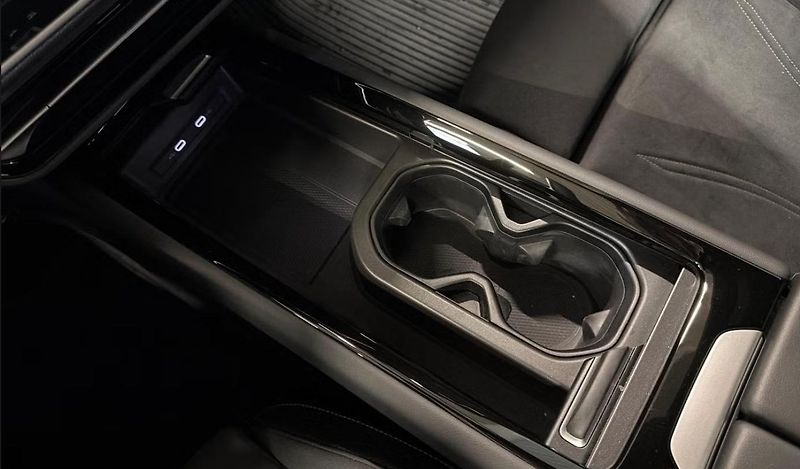 Volkswagen ID.7 Pro SoH  97% 360k Matrix Masáž - fotka 26 z 28