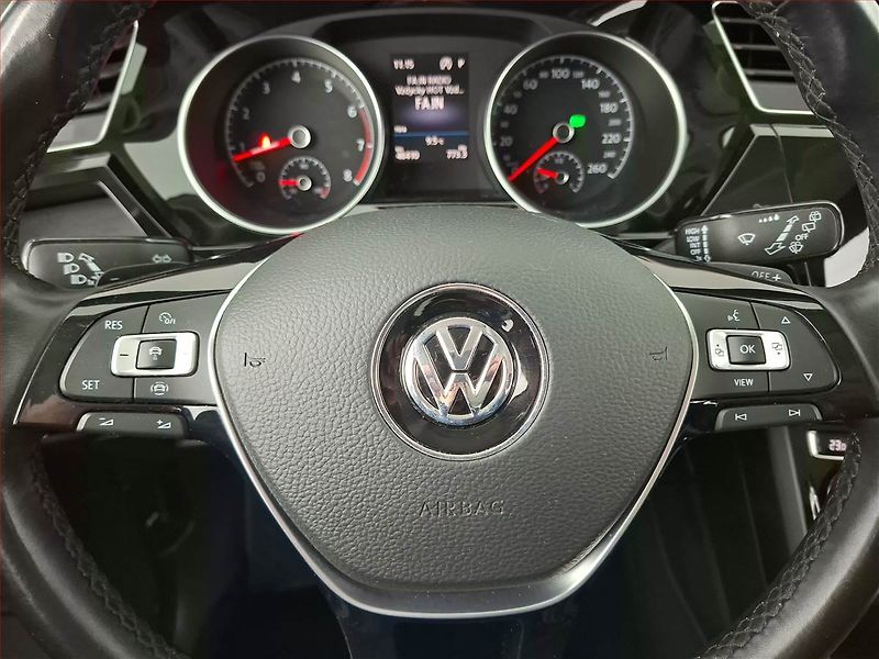 Volkswagen Touran (2019) 1.5 TSI - fotka 17 z 21