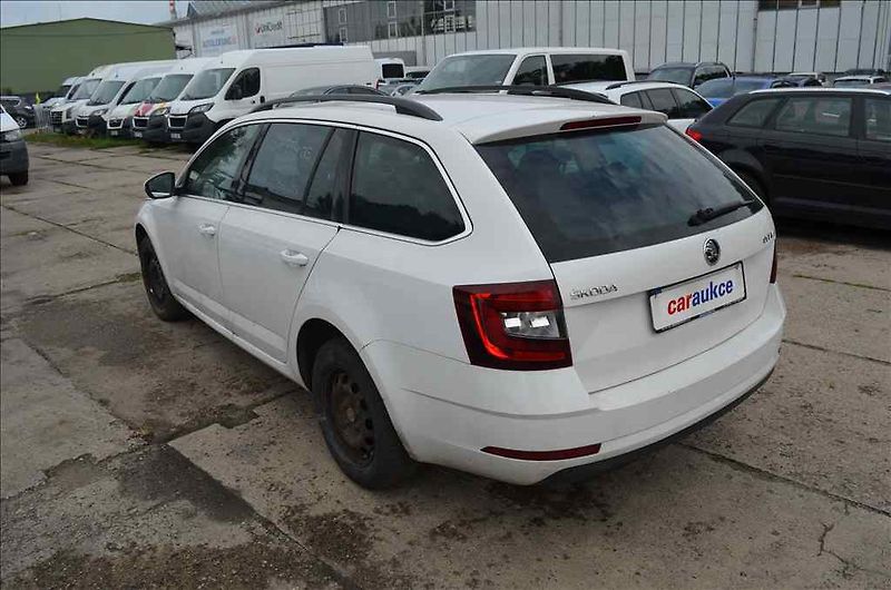 Škoda Octavia (2017) COMBI III. 1,6 TDI - fotka 6 z 26