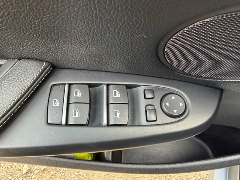 BMW X3 xDrive 20D M-Paket - fotka 14 z 37