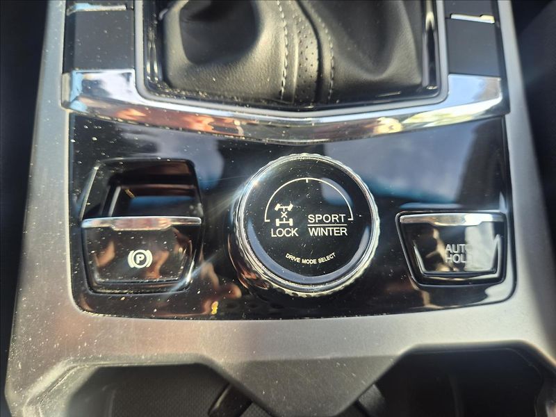 SsangYong Korando 1,6 XDi Sapphire 4x4 Aut. LED - fotka 33 z 38