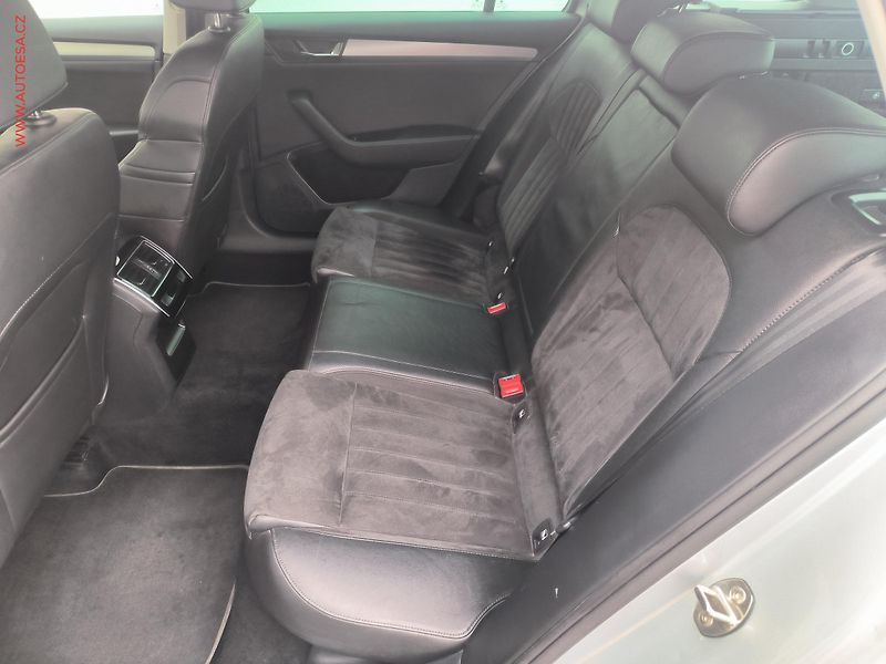 Škoda Superb (2015) 2.0 TDi, Style, DSG, bixen - fotka 10 z 25