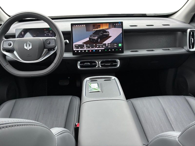 Leapmotor B10 (2026) Design Hybrid EV       - fotka 10 z 15