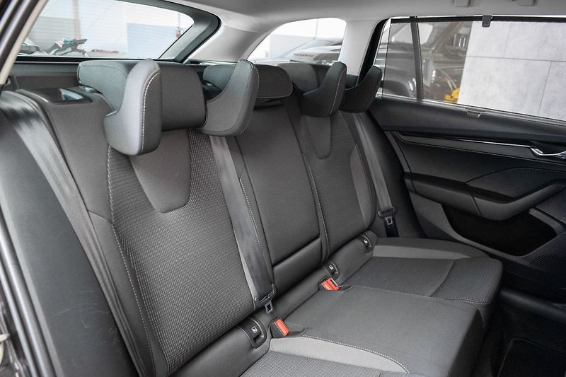Škoda Octavia 2.0TDI 110kW REZERVACE - fotka 13 z 39