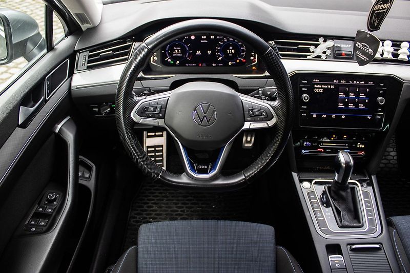 Volkswagen Passat - fotka 16 z 21