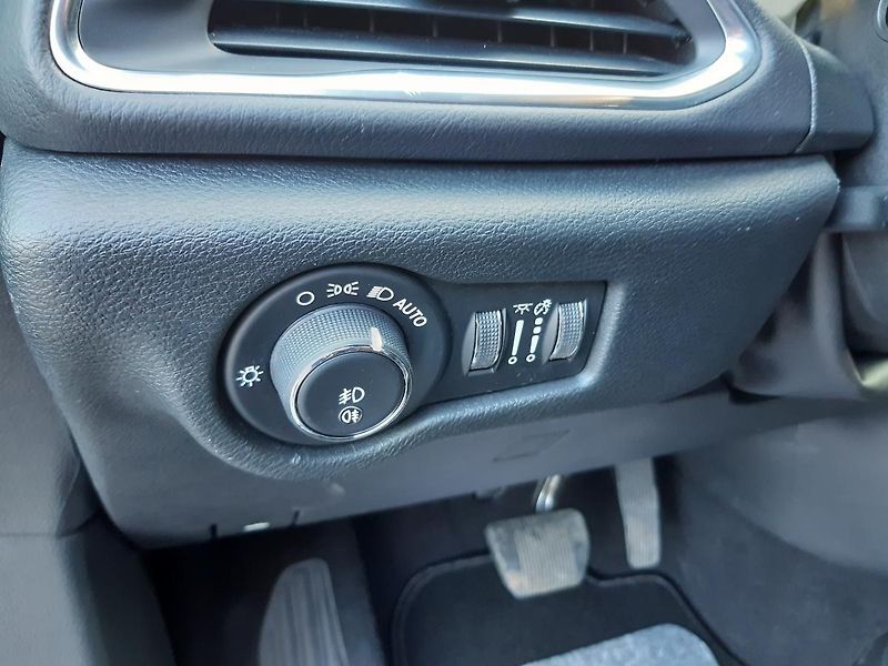 Chrysler Pacifica (2019) 3,6L V6 Hybrid,Plus, DVD,tažné - fotka 22 z 38