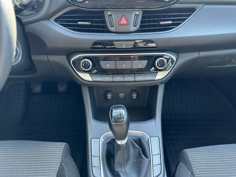Hyundai i30 1.5 DPI 80kW serviska - fotka 33 z 34